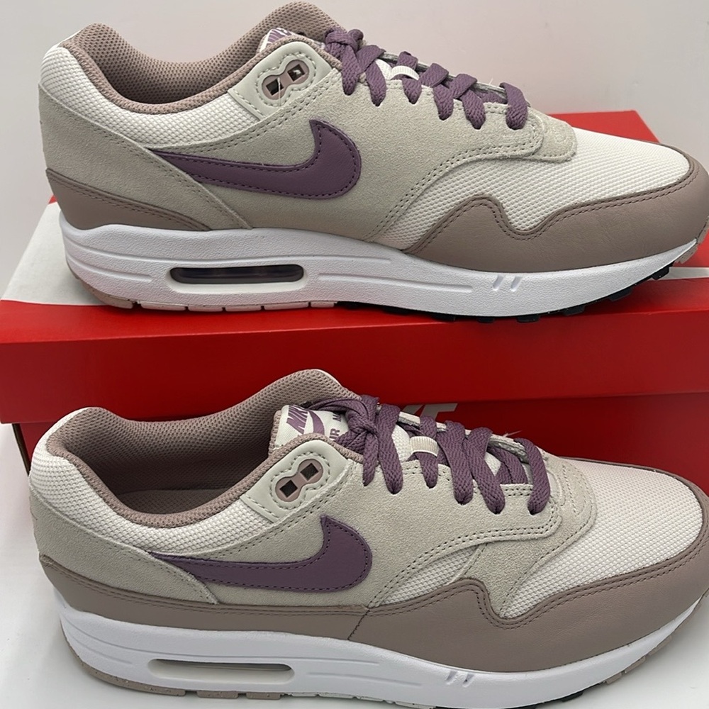 Nike Men’s Nike Air Max 1 SC
Light Bone/Phantom/ Diffused Taupe/Violet Dust - Picture 3 of 14